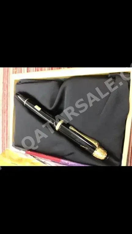 MONTBLANC  Black and Gold -  Year 2022  Fountain Pen