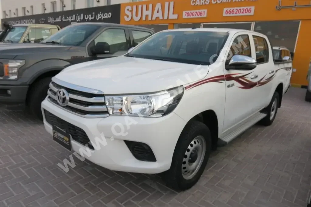 Toyota  Hilux  2022  Automatic  50,000 Km  4 Cylinder  Four Wheel Drive (4WD)  Pick Up  White  With Warranty