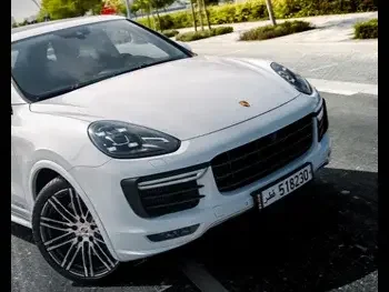 Porsche  Cayenne  2016  Automatic  85,000 Km  6 Cylinder  Four Wheel Drive (4WD)  SUV  White