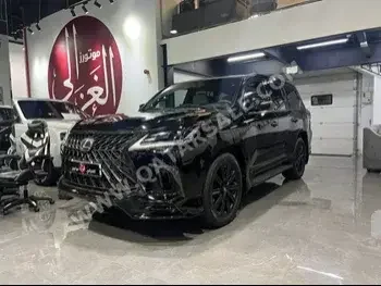 Lexus  LX  570  2017  Automatic  200,000 Km  8 Cylinder  Four Wheel Drive (4WD)  SUV  Black