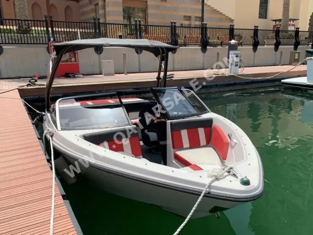 Speed Boat Glastron  GTS 185  With Parking  With Trailer