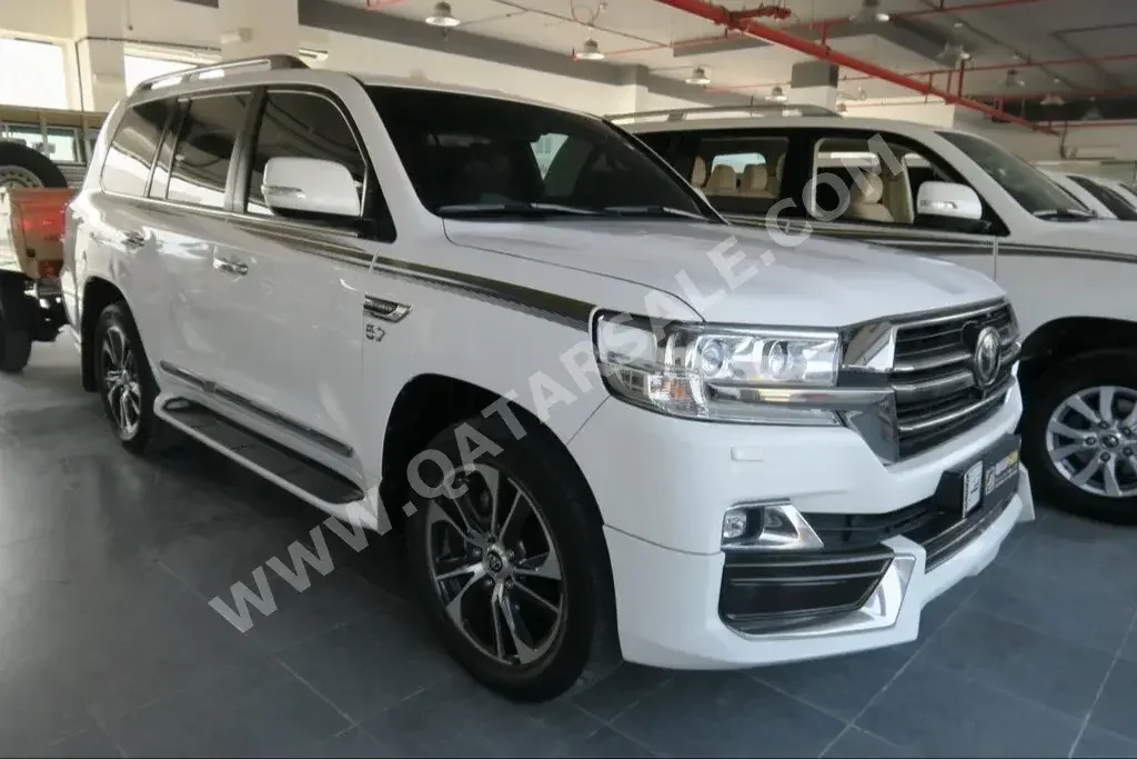  Toyota  Land Cruiser  VXS  2020  Automatic  63,000 Km  8 Cylinder  Four Wheel Drive (4WD)  SUV  White  With Warranty