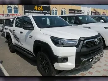  Toyota  Hilux  SR5  2023  Automatic  0 Km  4 Cylinder  Four Wheel Drive (4WD)  Pick Up  White  With Warranty