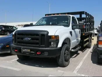 Ford  F  350 Super duty  2010  Automatic  126,000 Km  8 Cylinder  Four Wheel Drive (4WD)  Pick Up  White