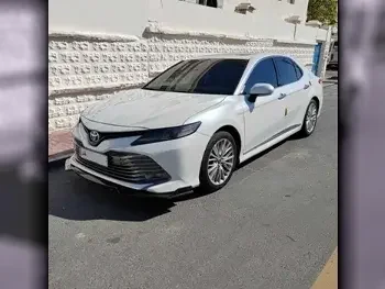 Toyota  Camry  Limited  2018  Automatic  70,000 Km  6 Cylinder  Front Wheel Drive (FWD)  Sedan  White