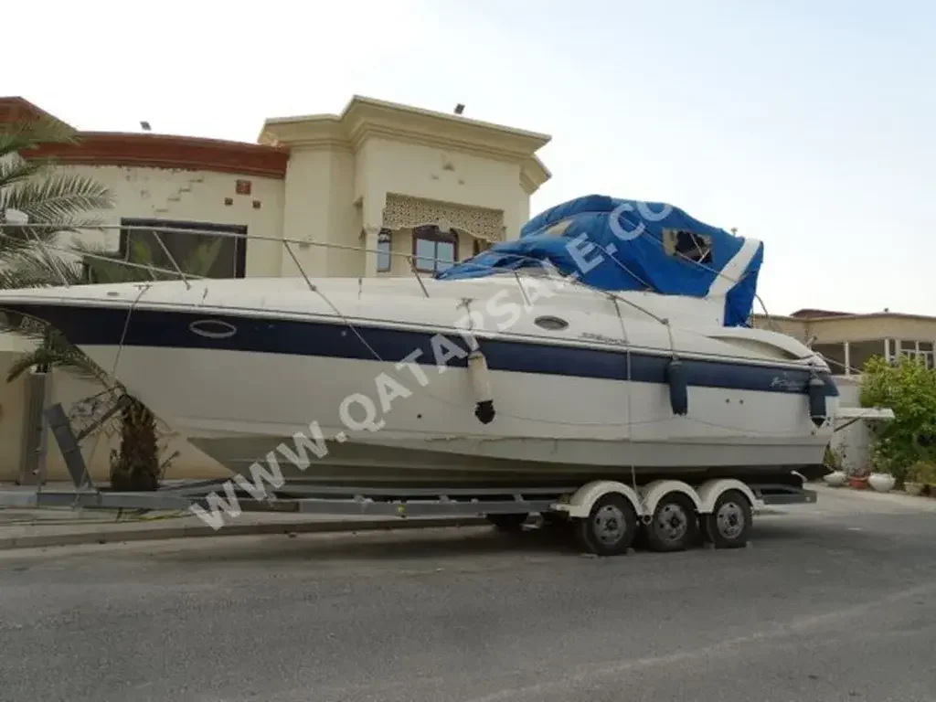crusier  320 Express  32 ft  White + Blue  2006  USA  2  Mercruiser  700 HP  With Parking