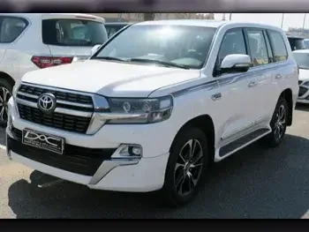 Toyota  Land Cruiser  GXR- Grand Touring  2021  Automatic  114,000 Km  8 Cylinder  Four Wheel Drive (4WD)  SUV  White