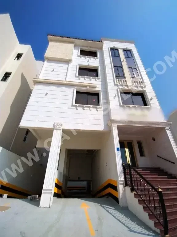 Buildings, Towers & Compounds - Family Residential  - Doha  - Al Duhail  For Sale