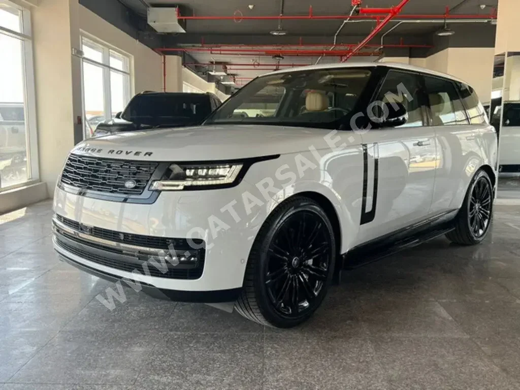 Land Rover  Range Rover  Vogue  2023  Automatic  5,000 Km  8 Cylinder  Four Wheel Drive (4WD)  SUV  White