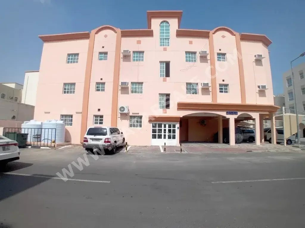 2 Bedrooms Apartment For Rent in Doha Fereej Bin Omran