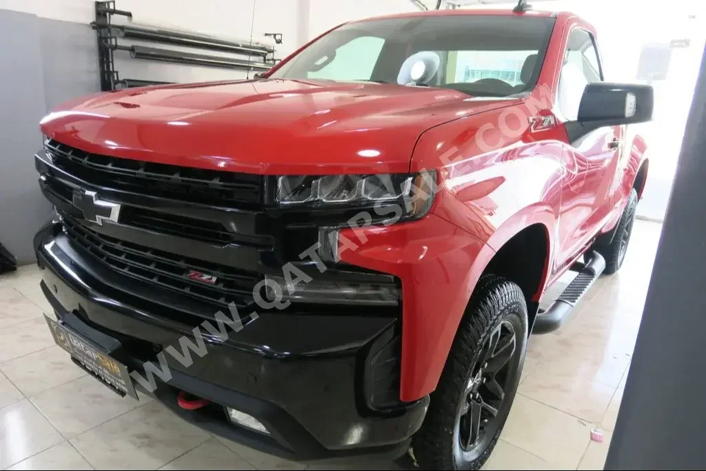 Chevrolet  Silverado  Trail Boss  2020  Automatic  130,000 Km  8 Cylinder  Four Wheel Drive (4WD)  Pick Up  Red
