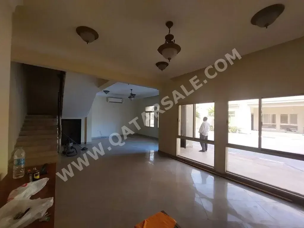 Family Residential  - Not Furnished  - Al Rayyan  - Abu Hamour  - 4 Bedrooms
