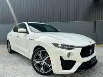 Maserati  Levante  2017  Automatic  650,000 Km  8 Cylinder  All Wheel Drive (AWD)  SUV  White