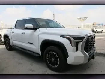 Toyota  Tundra  2022  Automatic  25,000 Km  6 Cylinder  Four Wheel Drive (4WD)  Pick Up  White  With Warranty