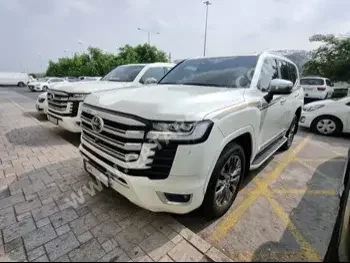 Toyota  Land Cruiser  VX Twin Turbo  2023  Automatic  51,000 Km  6 Cylinder  Four Wheel Drive (4WD)  SUV  White  With Warranty