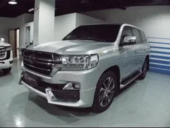 Toyota  Land Cruiser  VXR- Grand Touring S  2020  Automatic  170,000 Km  8 Cylinder  Four Wheel Drive (4WD)  SUV  Silver