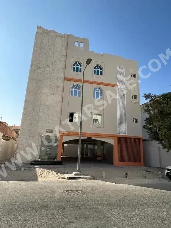 مباني ,ابراج ومجمعات - سكن عائلي  - الدوحة  - فريج بن عمران  للبيع