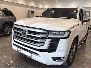 Toyota  Land Cruiser  VX Twin Turbo  2022  Automatic  56,000 Km  6 Cylinder  Four Wheel Drive (4WD)  SUV  White  With Warranty