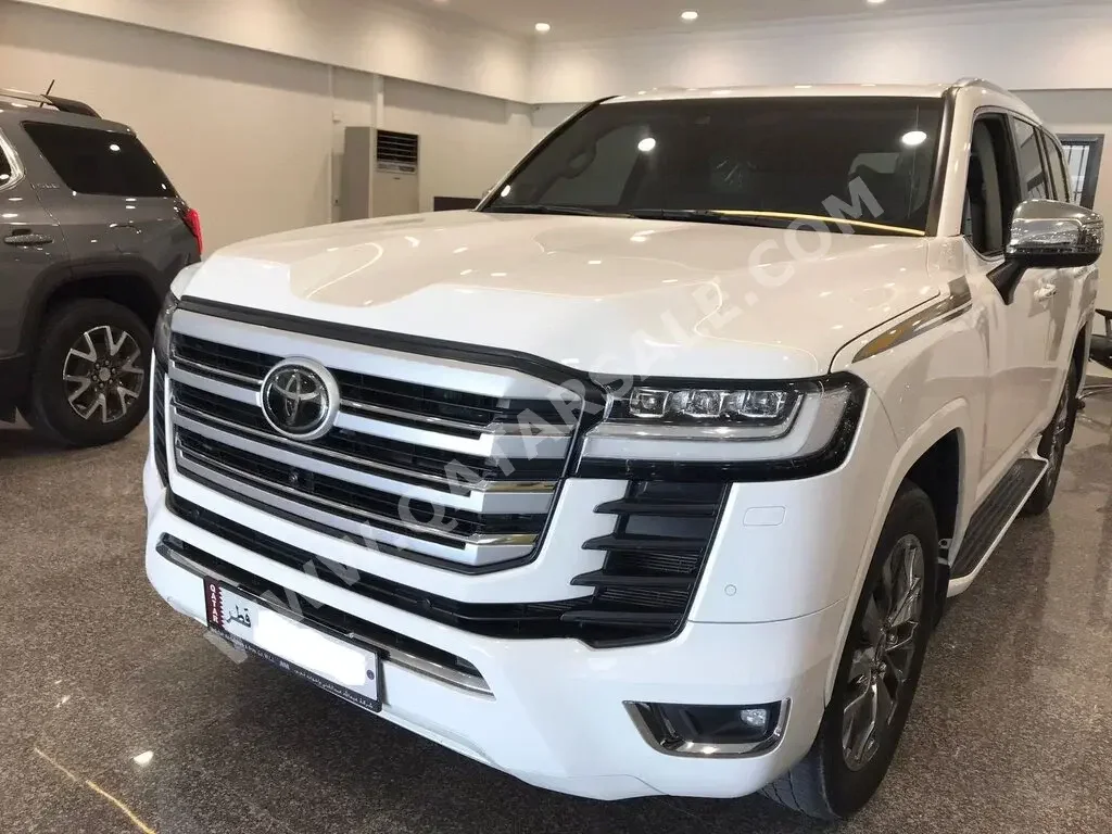 Toyota  Land Cruiser  VX Twin Turbo  2022  Automatic  56,000 Km  6 Cylinder  Four Wheel Drive (4WD)  SUV  White  With Warranty