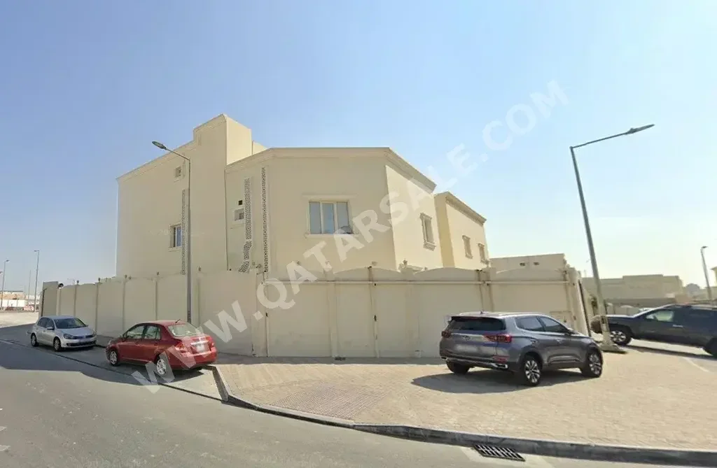 Family Residential  - Not Furnished  - Al Daayen  - Leabaib  - 6 Bedrooms