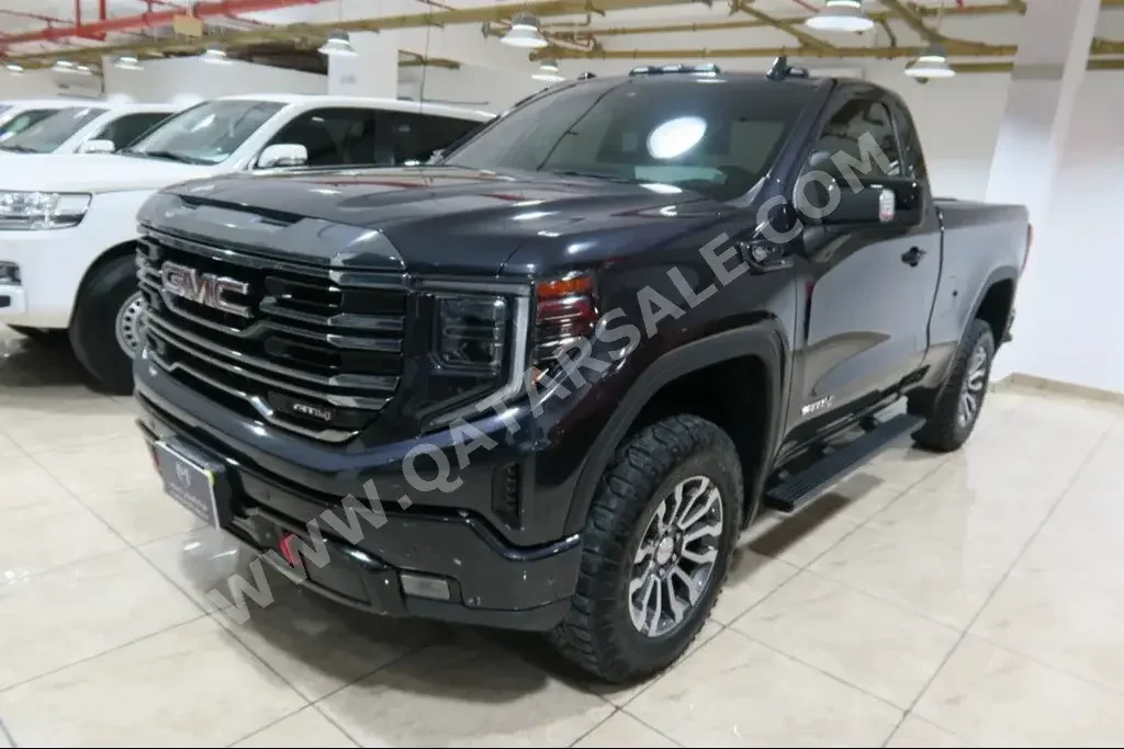 GMC  Sierra  AT4  2022  Automatic  17,000 Km  8 Cylinder  Four Wheel Drive (4WD)  Pick Up  Gray  With Warranty