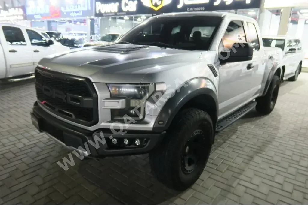 Ford  Raptor  2017  Automatic  151,000 Km  8 Cylinder  Four Wheel Drive (4WD)  Pick Up  Silver