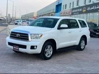 Toyota  Sequoia  2013  Automatic  266,000 Km  8 Cylinder  Four Wheel Drive (4WD)  SUV  White