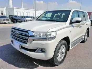  Toyota  Land Cruiser  VXR  2016  Automatic  179,000 Km  8 Cylinder  Four Wheel Drive (4WD)  SUV  White  With Warranty