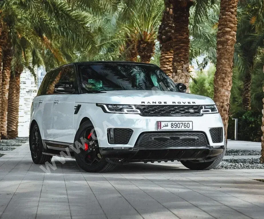 Land Rover  Range Rover  HSE  2018  Automatic  118,000 Km  8 Cylinder  Four Wheel Drive (4WD)  SUV  White