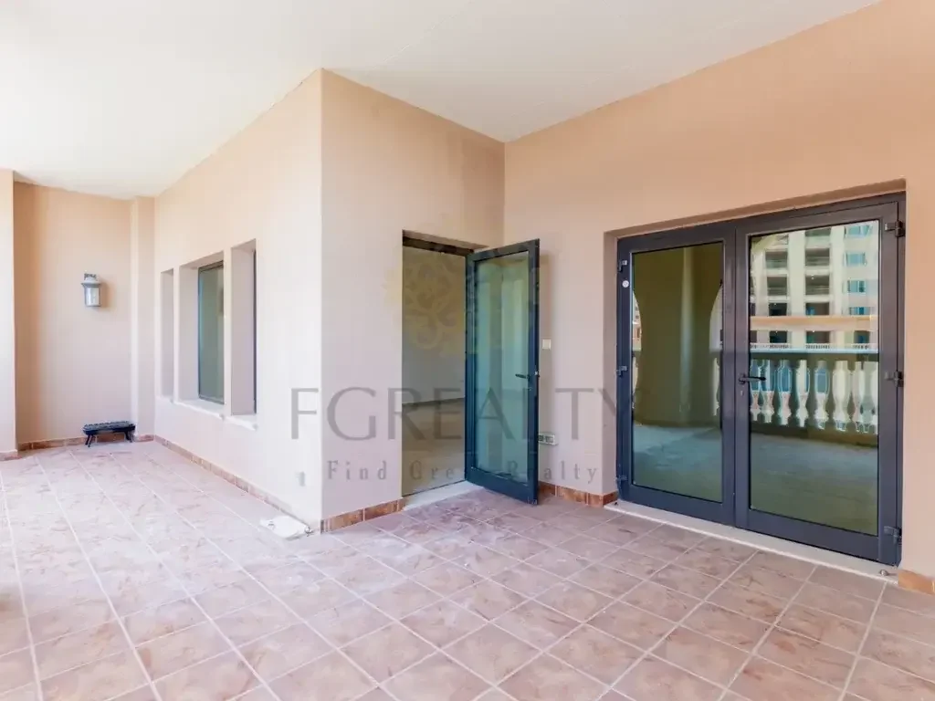 1 Bedrooms  Apartment  For Rent  in Doha -  The Pearl  Not Furnished