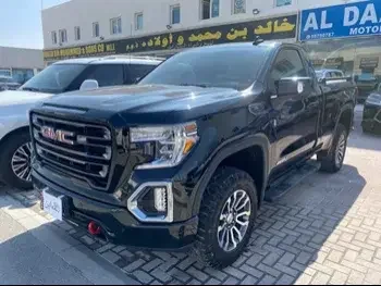GMC  Sierra  AT4  2021  Automatic  39,000 Km  8 Cylinder  Four Wheel Drive (4WD)  Pick Up  Black