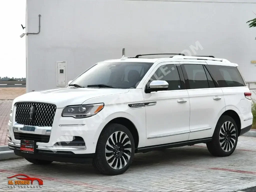 Lincoln  Navigator  2022  Automatic  8,000 Km  6 Cylinder  Four Wheel Drive (4WD)  SUV  White  With Warranty