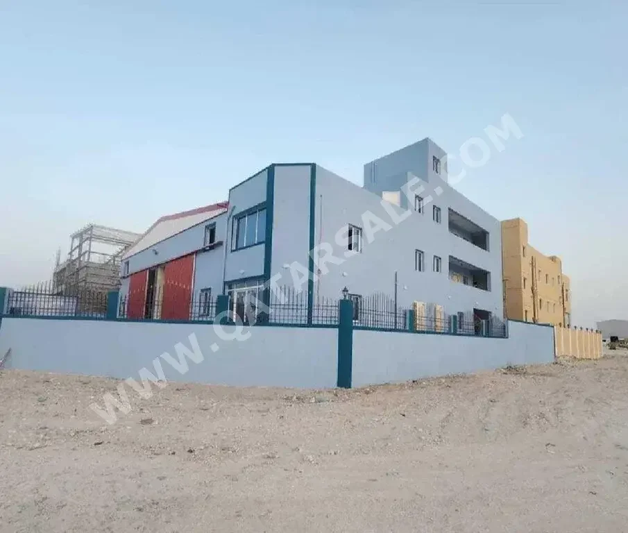 Warehouses & Stores - Doha  - Industrial Area  -Area Size: 3300 Square Meter