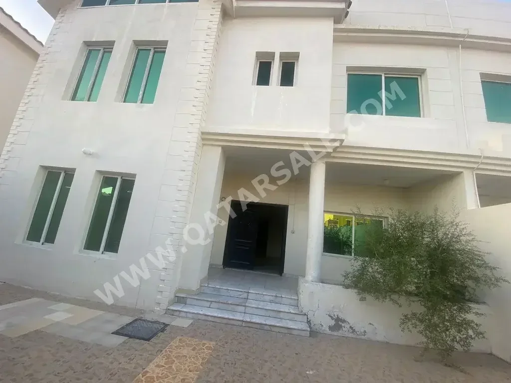 Commercial  - Not Furnished  - Al Rayyan  - Abu Hamour  - 7 Bedrooms