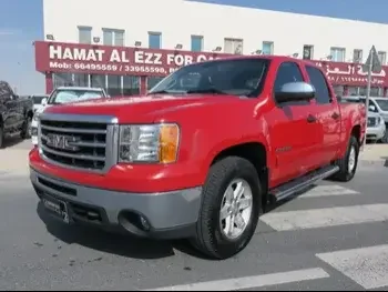 GMC  Sierra  SLE  2013  Automatic  286,000 Km  8 Cylinder  Four Wheel Drive (4WD)  Pick Up  Red