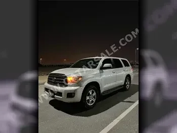 Toyota  Sequoia  SR5  2014  Automatic  337,000 Km  8 Cylinder  Four Wheel Drive (4WD)  SUV  White
