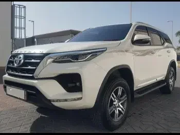 Toyota  Fortuner  TRD  2022  Automatic  33,000 Km  6 Cylinder  Four Wheel Drive (4WD)  SUV  White  With Warranty