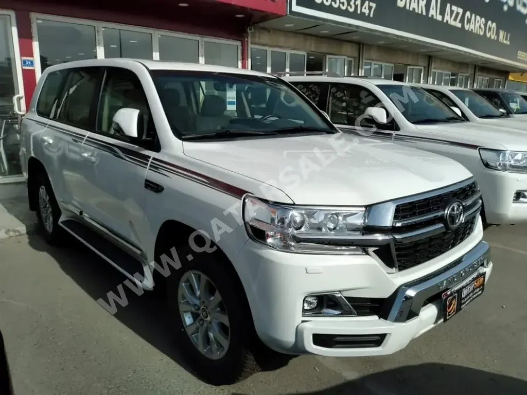 Toyota  Land Cruiser  GXR  2021  Automatic  0 Km  6 Cylinder  Four Wheel Drive (4WD)  SUV  White  With Warranty