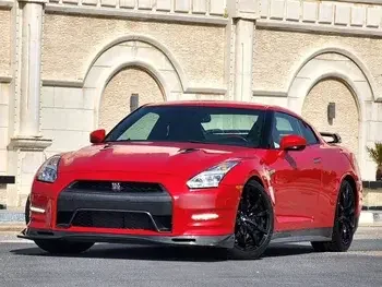 Nissan  GT-R  2015  Automatic  20,000 Km  6 Cylinder  Rear Wheel Drive (RWD)  Coupe / Sport  Red