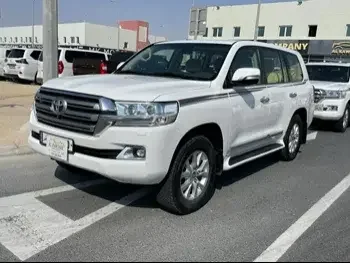  Toyota  Land Cruiser  VXR  2021  Automatic  42,000 Km  8 Cylinder  Four Wheel Drive (4WD)  SUV  White  With Warranty