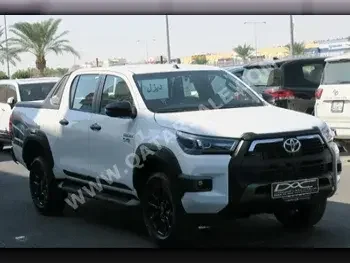 Toyota  Hilux  SR5 Adventure  2024  Automatic  0 Km  4 Cylinder  Four Wheel Drive (4WD)  Pick Up  White  With Warranty