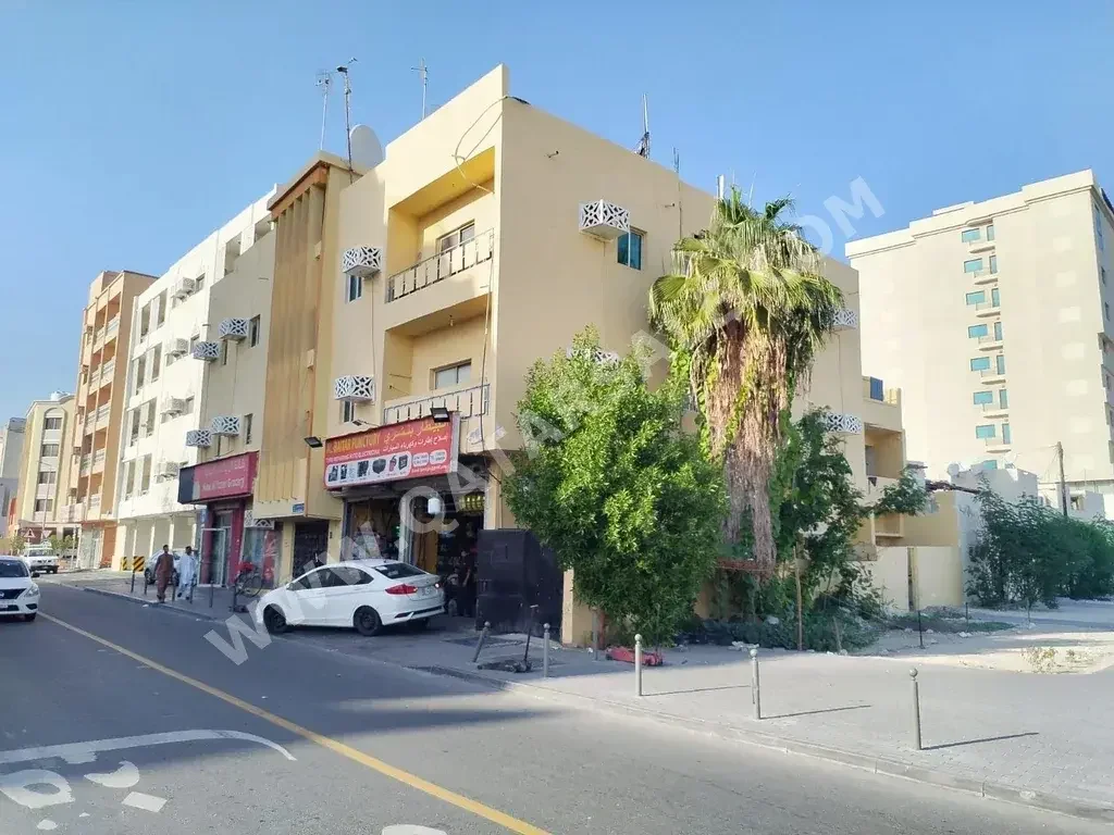 Buildings, Towers & Compounds - Family Residential  - Doha  - Umm Ghuwailina  For Sale