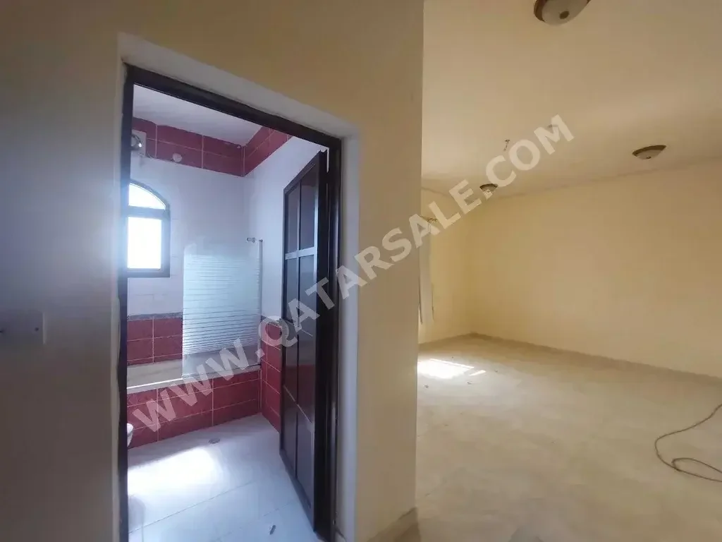 1 Bedrooms  Studio  For Rent  in Umm Salal -  Umm Salal Ali  Not Furnished