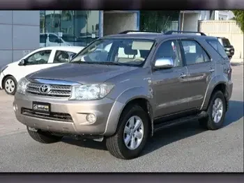 Toyota  Fortuner  2010  Automatic  186,000 Km  4 Cylinder  Four Wheel Drive (4WD)  SUV  Brown