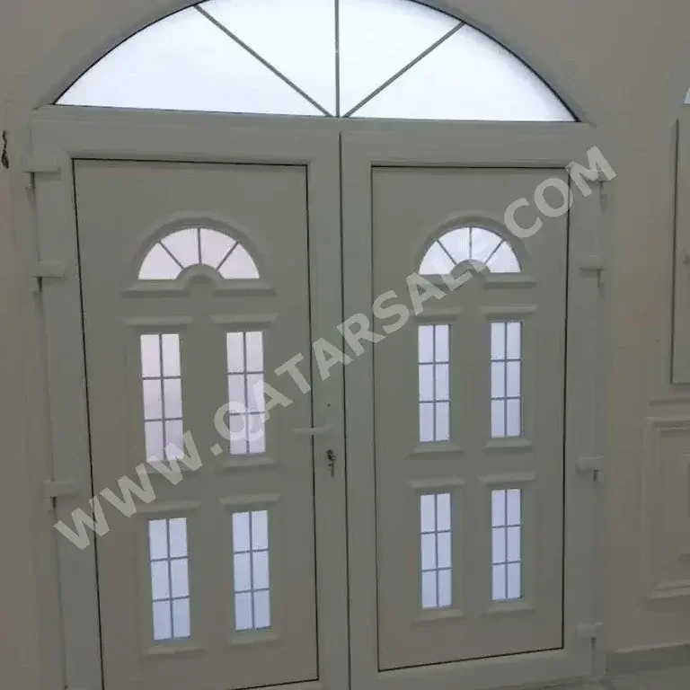 أبواب و شبابيك و درابزين أبيض \  باب  المنيوم  السعر/ بالقطعة  100 متر  2.1 متر  Aluminum  مع التسليم  مع التركيب