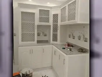 Kitchen Cabinets & Drawers
