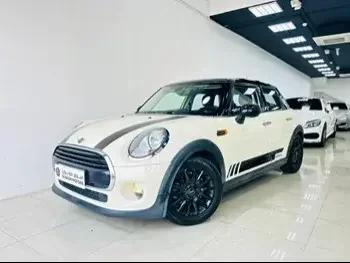 Mini  Cooper  2016  Automatic  82,000 Km  4 Cylinder  Front Wheel Drive (FWD)  Hatchback  Off White