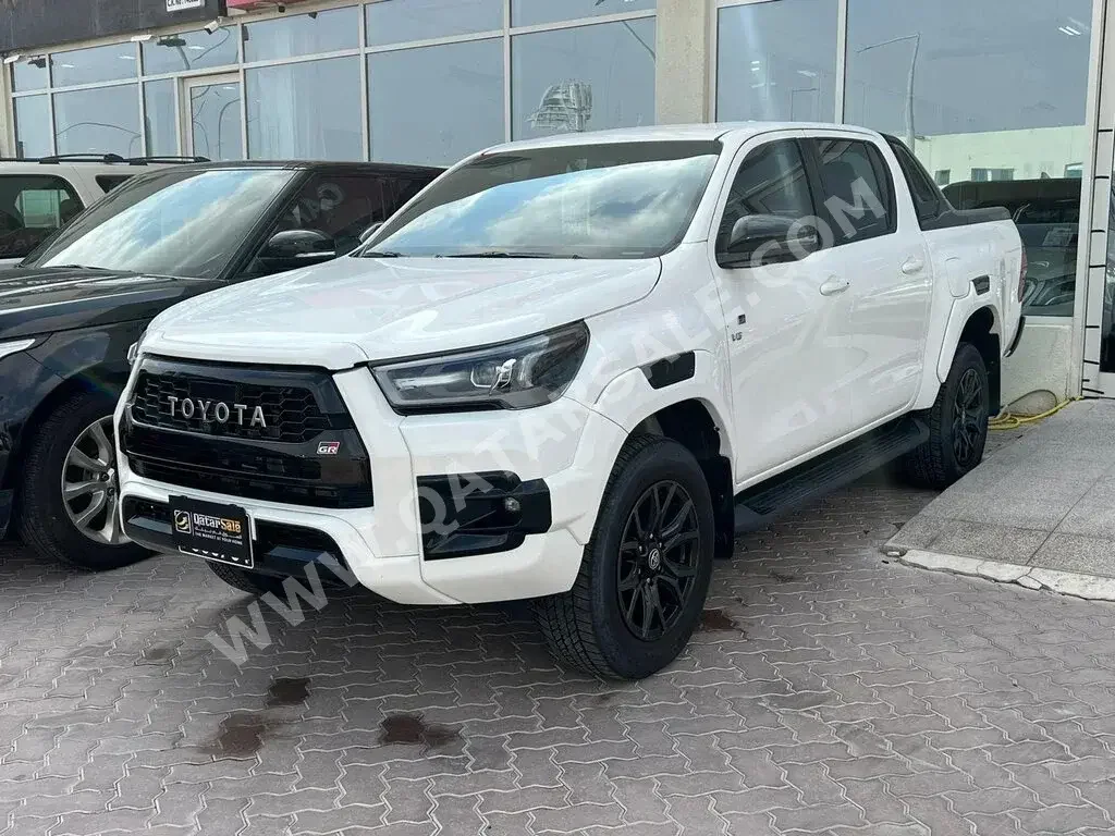 Toyota  Hilux  GR Sport  2022  Automatic  35,000 Km  6 Cylinder  Four Wheel Drive (4WD)  Pick Up  White  With Warranty