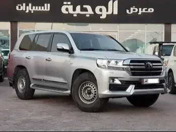 Toyota  Land Cruiser  VXR- Grand Touring S  2020  Automatic  150,000 Km  8 Cylinder  Four Wheel Drive (4WD)  SUV  Silver