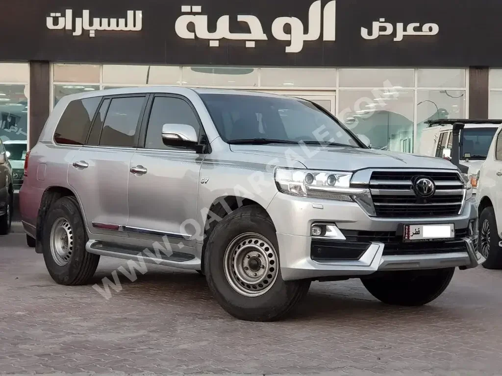Toyota  Land Cruiser  VXR- Grand Touring S  2020  Automatic  150,000 Km  8 Cylinder  Four Wheel Drive (4WD)  SUV  Silver